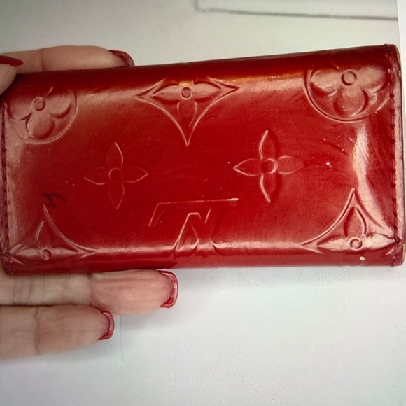Louis Vuitton Monogram Vernis 4 Key Holder Red - Picture 5 of 9